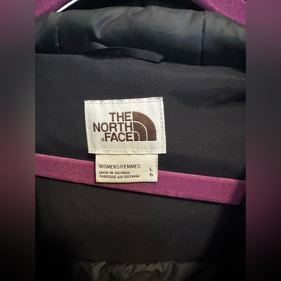 The North Face Women's Snow Down Waterproof Parka In Black - Picture 5 of 8